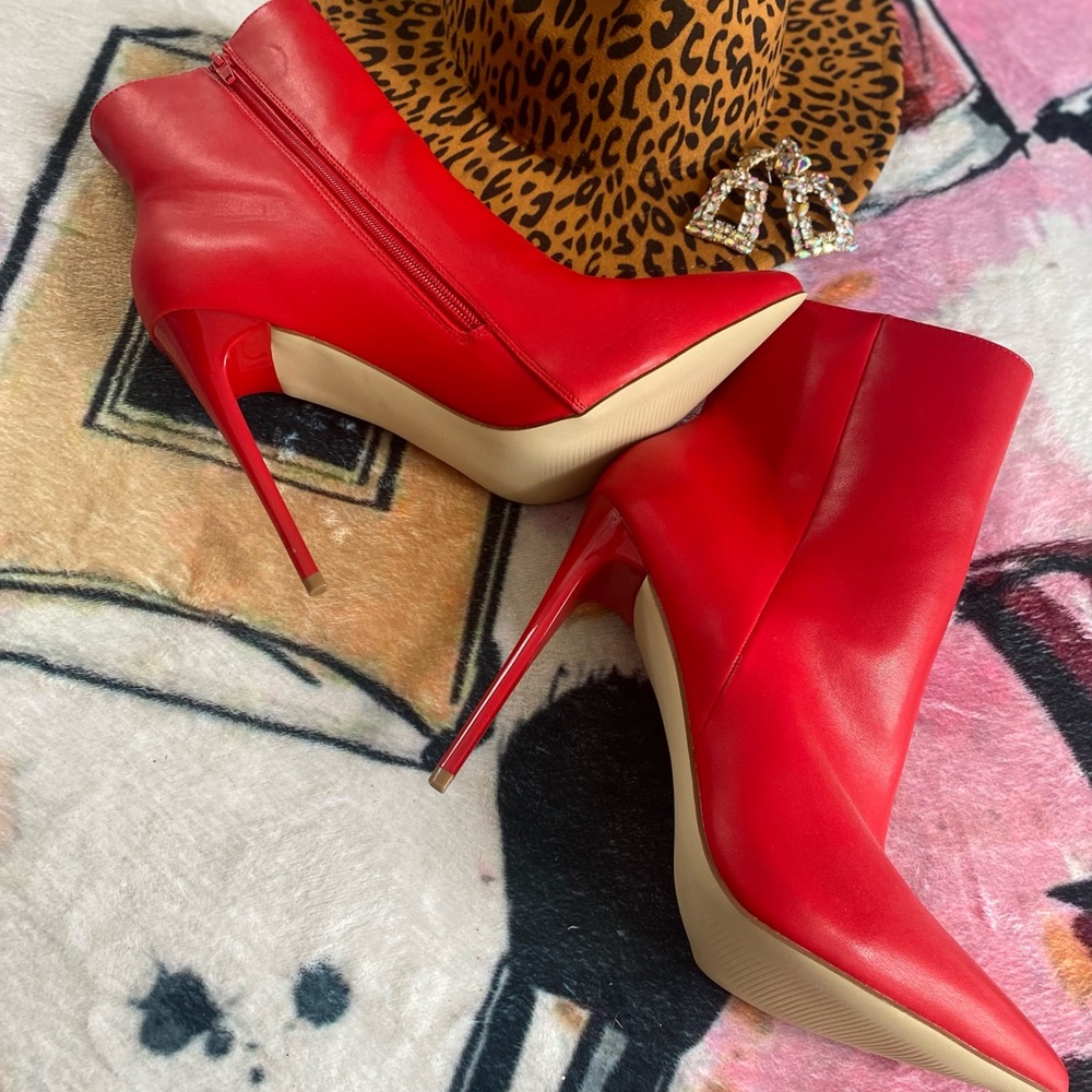 ❤️❤️❤️Red Heeled Booties❤️❤️❤️